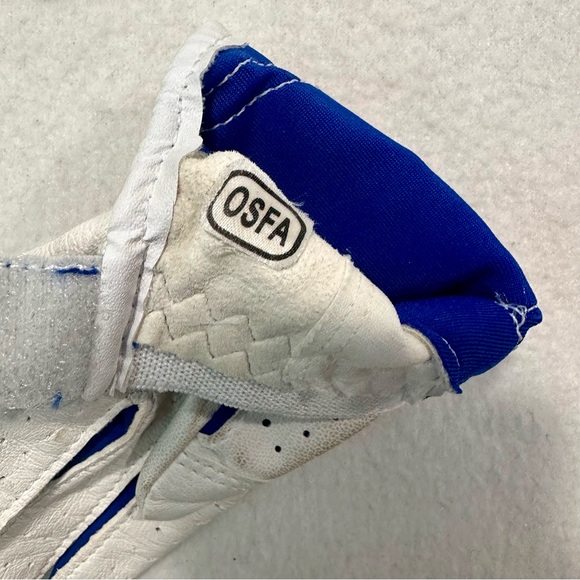 Youth Rawlings Players Series T-ball glove & Under Armour batting gloves - Picture 7 of 9